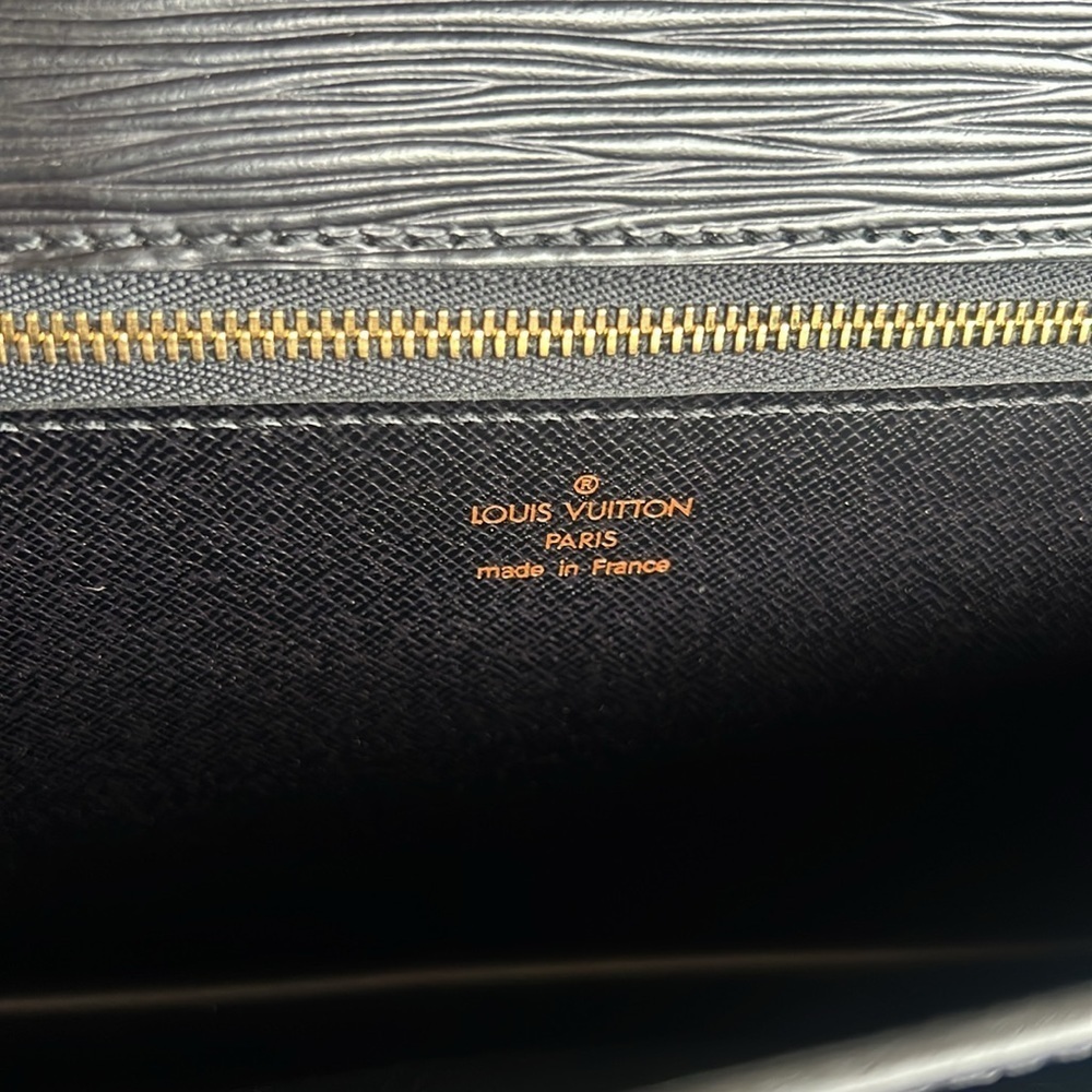 Louis Vuitton LV Clutch Bag M52612 Serier Dragonne Noir (Black) Epi 3252… - Picture 12 of 15